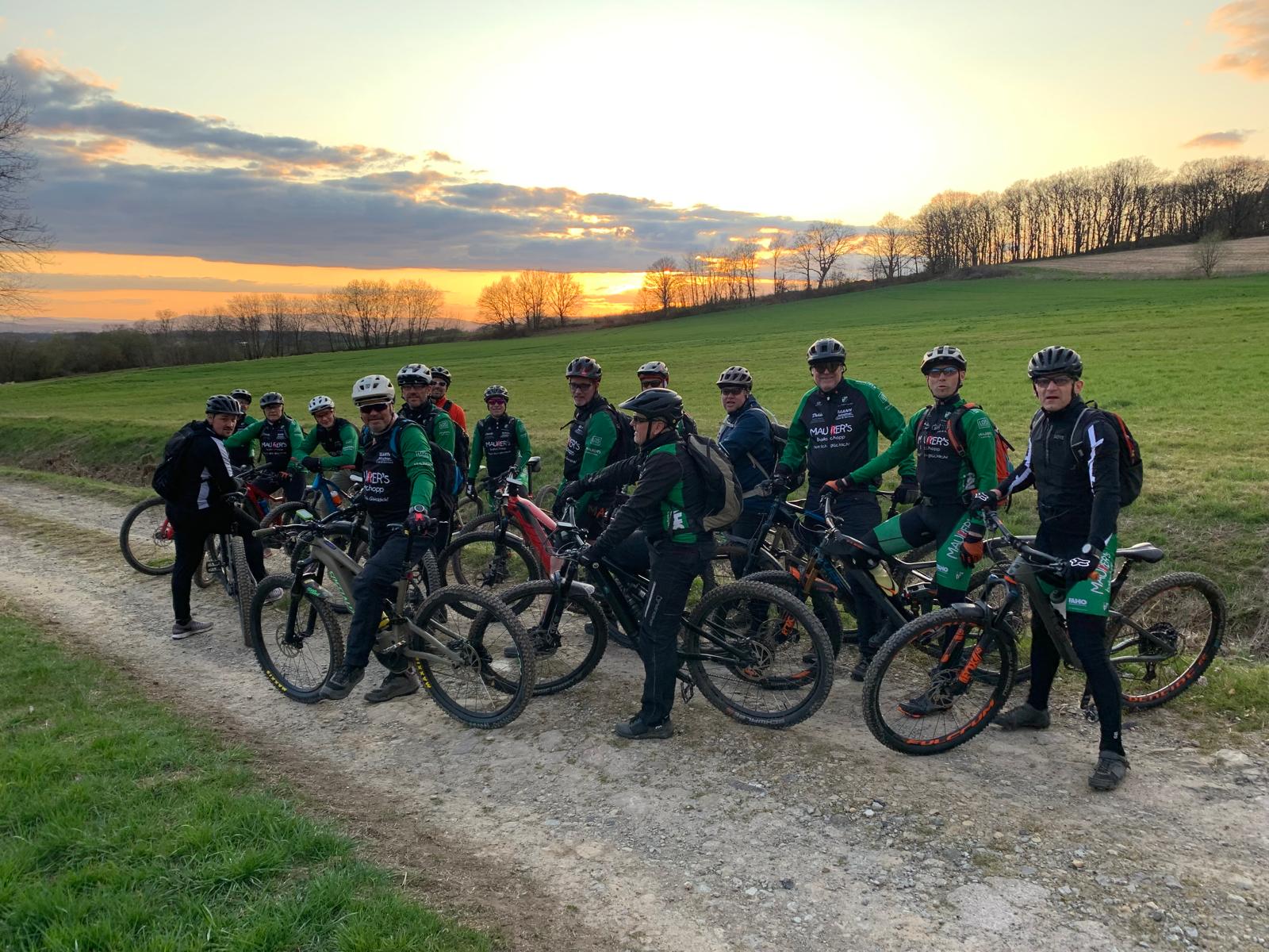 Frühlingshafter Start der Funbiker in die Sommersaison